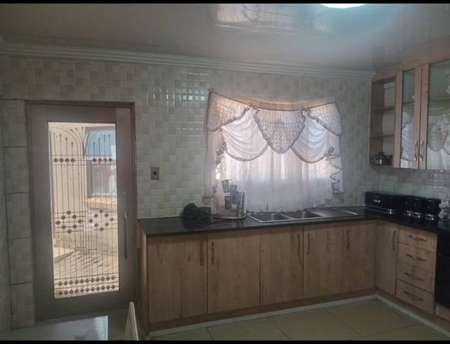 2 BEDROOM HOUSE FOR SALE IN EVATON WEST